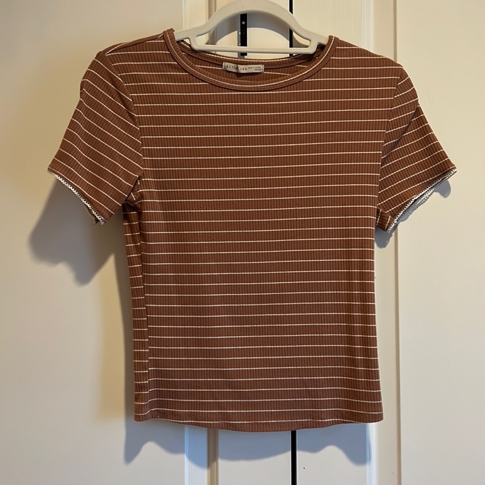 ACTIVE USA Size M Striped T-Shirt